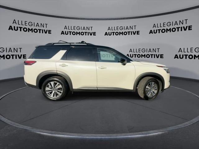 2023 Nissan Pathfinder SL 4WD