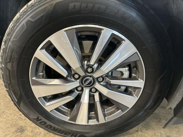 2023 Nissan Pathfinder SL 4WD