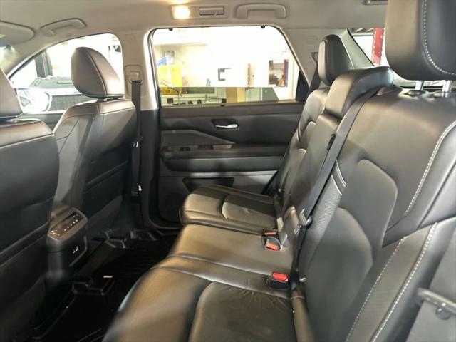 2023 Nissan Pathfinder SL 4WD