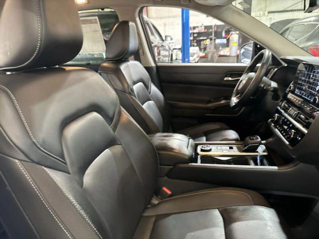 2023 Nissan Pathfinder SL 4WD
