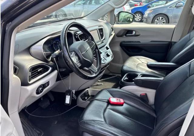 2020 Chrysler Pacifica Touring L