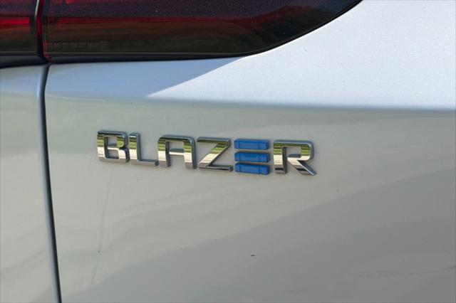 2024 Chevrolet V Blazer eAWD 2LT