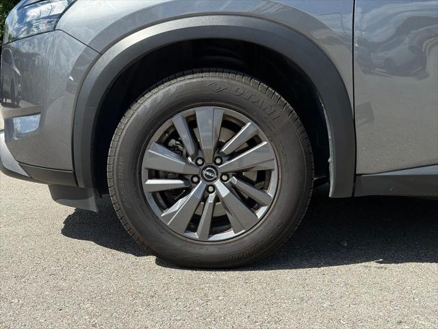 2024 Nissan Pathfinder SV 4WD