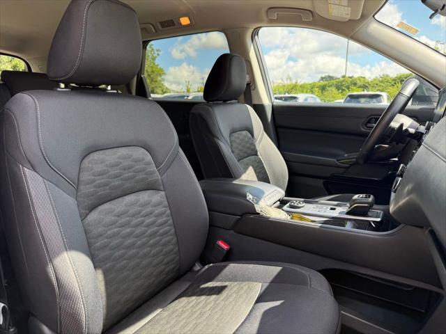 2024 Nissan Pathfinder SV 4WD