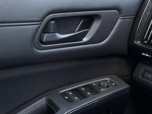 2024 Nissan Pathfinder SV 4WD