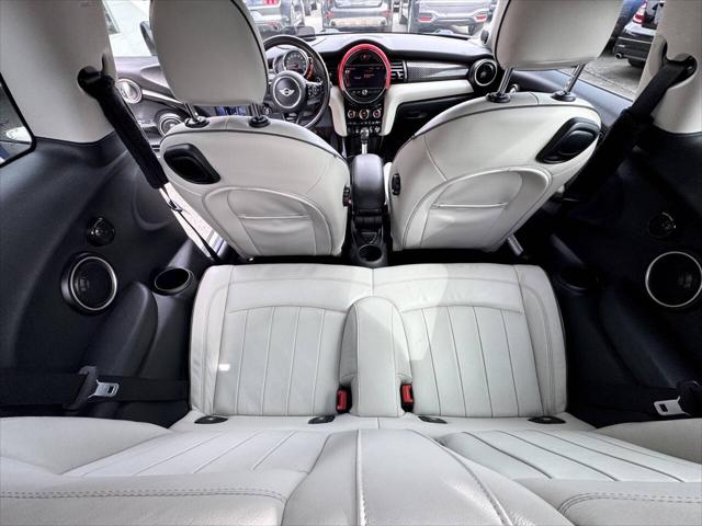 2015 MINI Hardtop Cooper S 2dr Hatchback