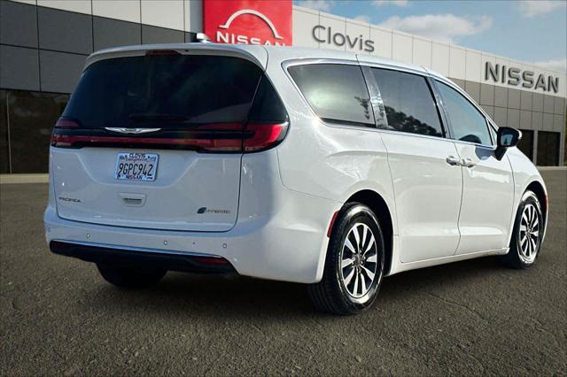 2023 Chrysler Pacifica Hybrid Touring L