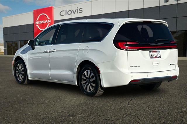 2023 Chrysler Pacifica Hybrid Touring L