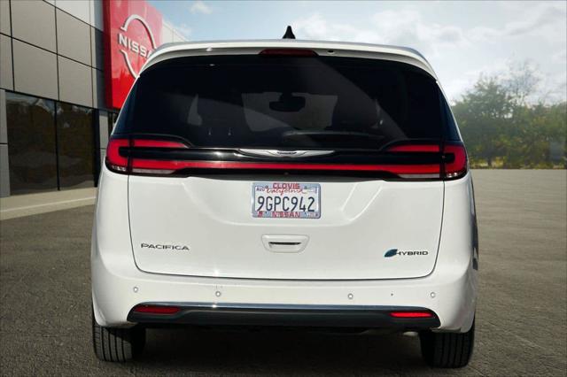 2023 Chrysler Pacifica Hybrid Touring L