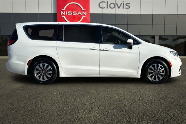 2023 Chrysler Pacifica Hybrid Touring L