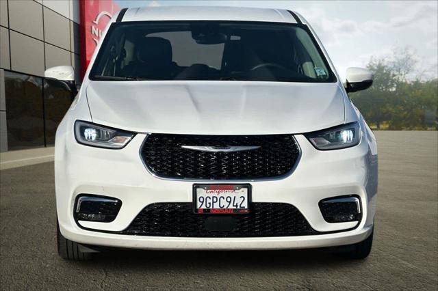 2023 Chrysler Pacifica Hybrid Touring L