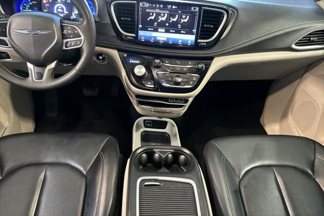 2023 Chrysler Pacifica Hybrid Touring L