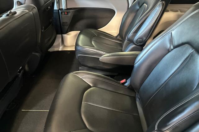 2023 Chrysler Pacifica Hybrid Touring L