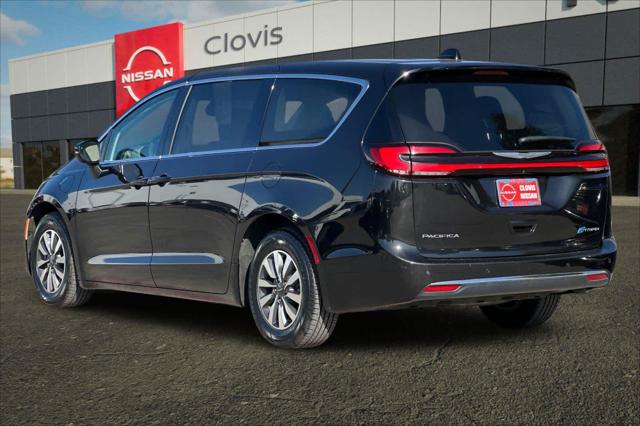 2023 Chrysler Pacifica Hybrid Touring L
