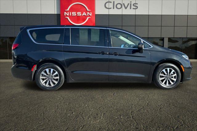 2023 Chrysler Pacifica Hybrid Touring L