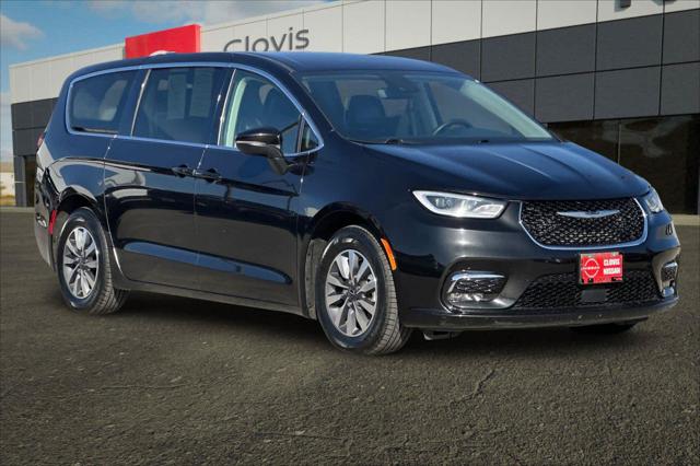 2023 Chrysler Pacifica Hybrid Touring L