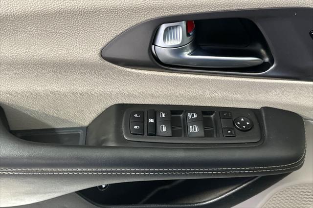 2023 Chrysler Pacifica Hybrid Touring L