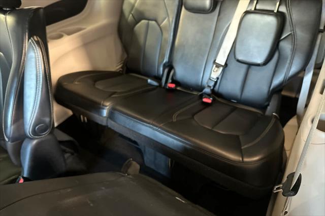 2023 Chrysler Pacifica Hybrid Touring L