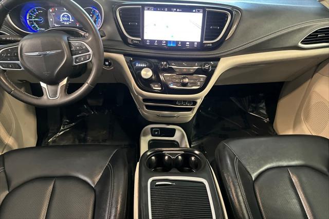 2024 Chrysler Pacifica Hybrid Select