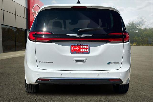 2024 Chrysler Pacifica Hybrid Select
