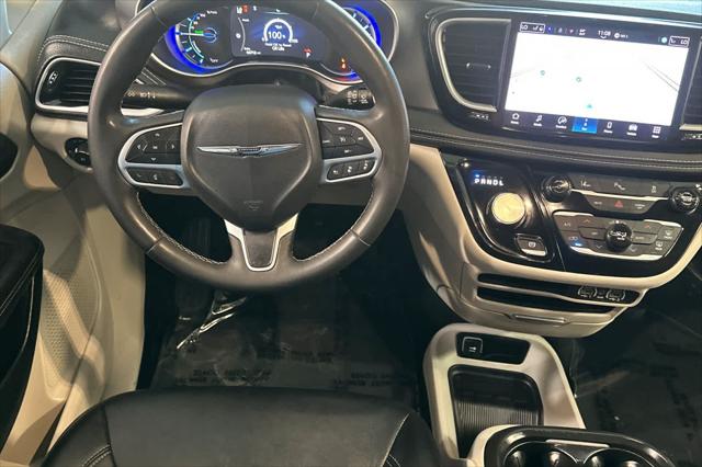 2024 Chrysler Pacifica Hybrid Select