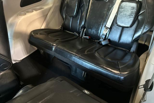 2024 Chrysler Pacifica Hybrid Select