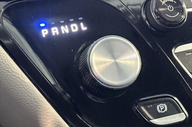 2024 Chrysler Pacifica Hybrid Select