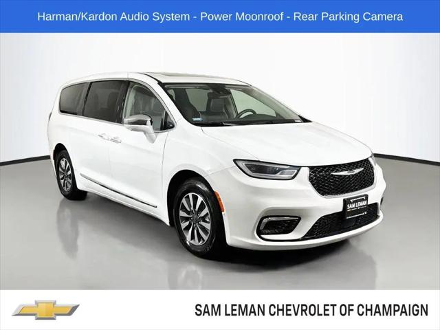 2022 Chrysler Pacifica Hybrid Limited for sale in Champaign, IL