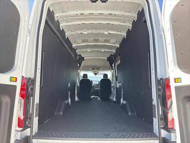 2026 Ford Transit Cargo Van Base
