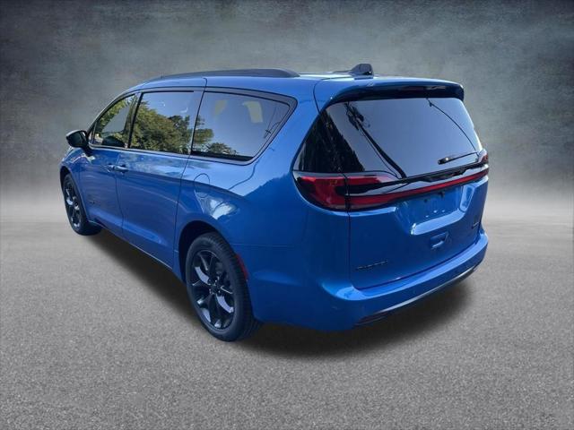 2027 Chrysler Pacifica Select AWD