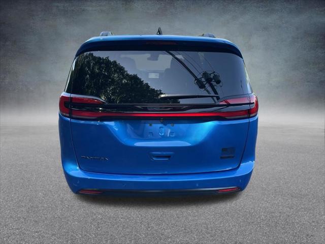 2027 Chrysler Pacifica Select AWD