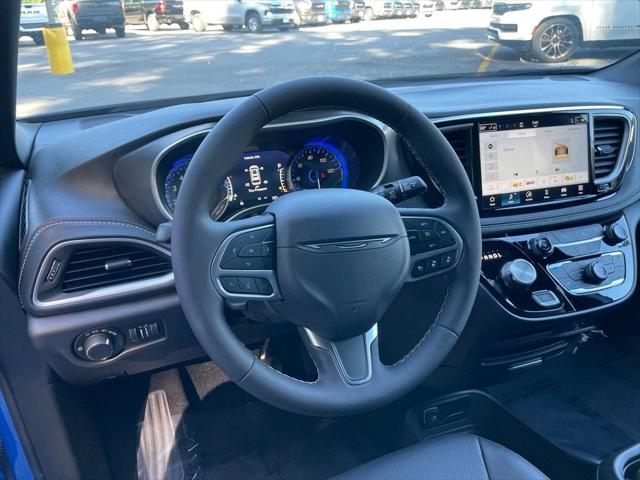 2027 Chrysler Pacifica Select AWD
