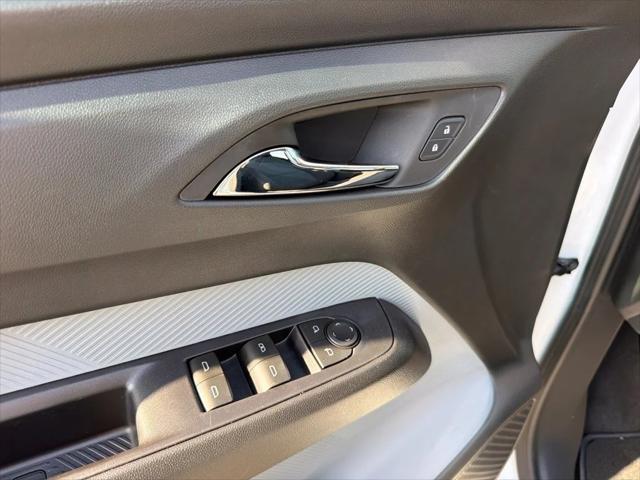 2027 Chevrolet Bolt LT FWD