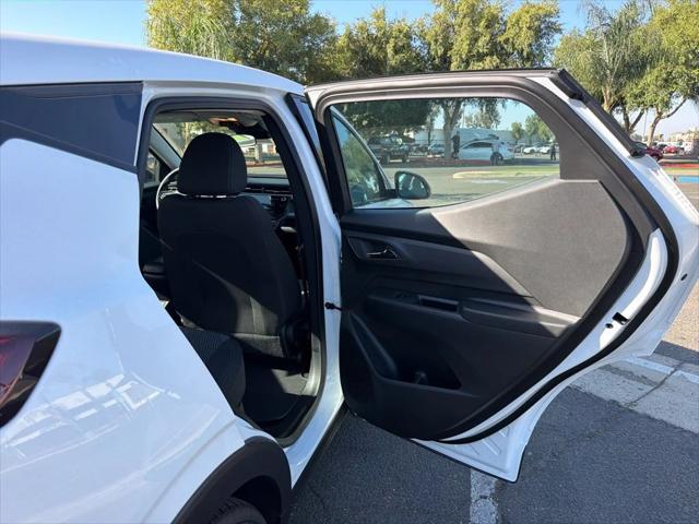 2027 Chevrolet Bolt LT FWD