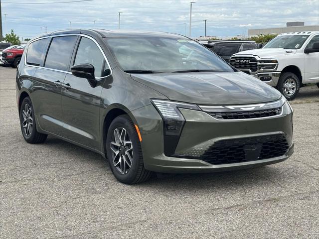 2027 Chrysler Pacifica Limited for sale in Sterling Heights, MI