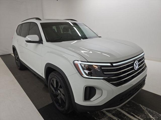 2025 Volkswagen Atlas 2.0T SE w/Technology for sale in Sheboygan, WI