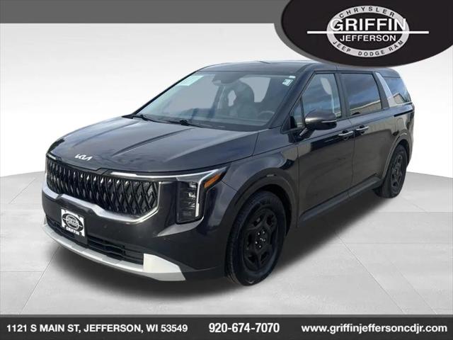 2025 Kia Carnival MPV LXS for sale in Jefferson, WI