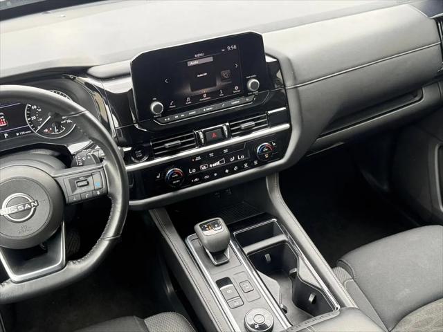 2025 Nissan Pathfinder SV 4WD