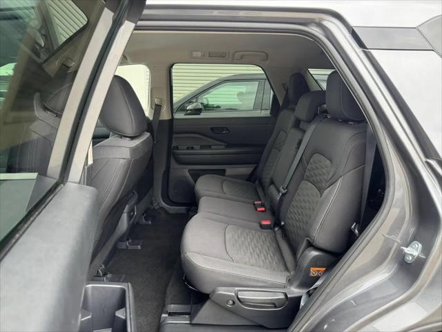 2025 Nissan Pathfinder SV 4WD