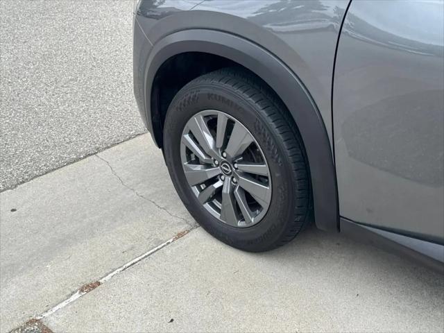 2025 Nissan Pathfinder SV 4WD