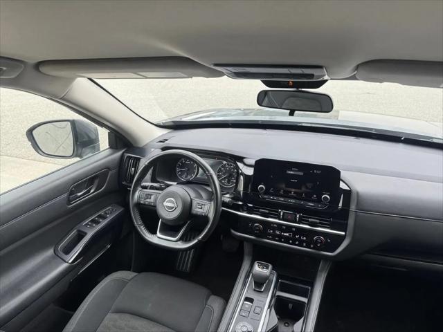 2025 Nissan Pathfinder SV 4WD