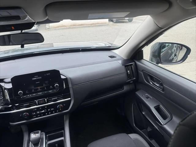 2025 Nissan Pathfinder SV 4WD