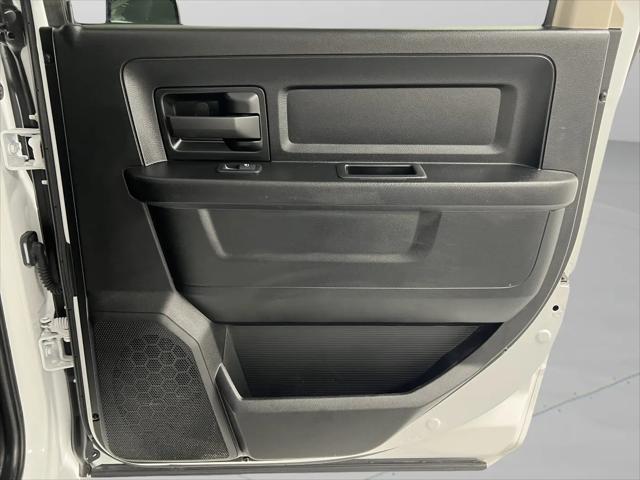 2024 Ram 1500 Classic Tradesman Crew Cab 4x4 64 Box