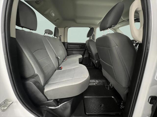 2024 Ram 1500 Classic Tradesman Crew Cab 4x4 64 Box