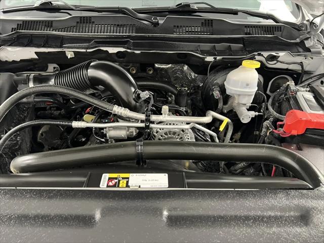 2024 Ram 1500 Classic Tradesman Crew Cab 4x4 64 Box