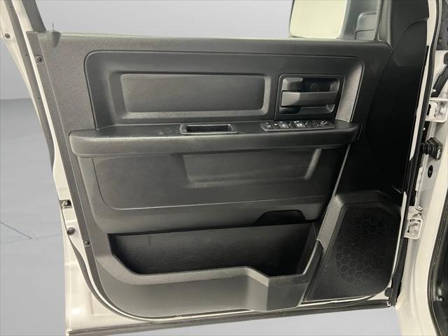 2024 Ram 1500 Classic Tradesman Crew Cab 4x4 64 Box