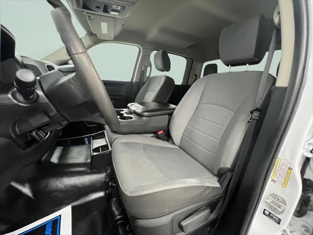 2024 Ram 1500 Classic Tradesman Crew Cab 4x4 64 Box