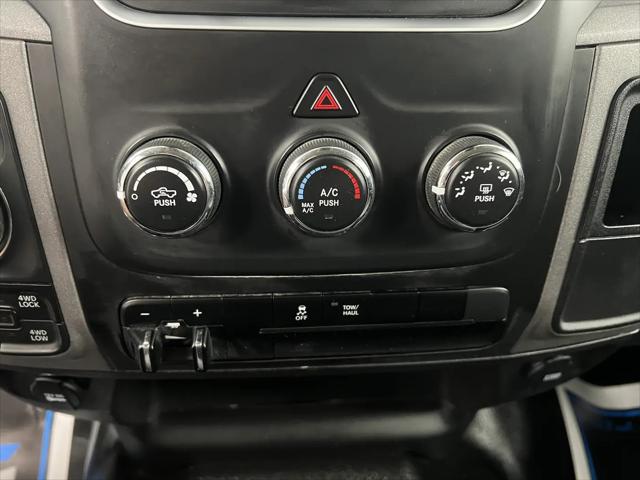 2024 Ram 1500 Classic Tradesman Crew Cab 4x4 64 Box