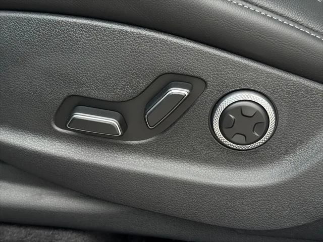 2027 Genesis GV80 2.5T Select