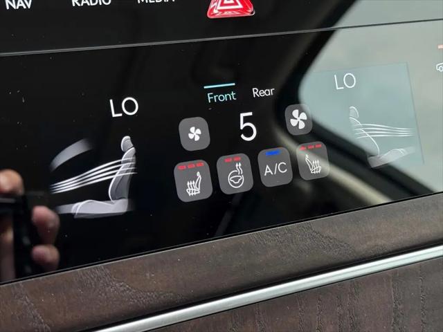 2027 Genesis GV80 2.5T Select